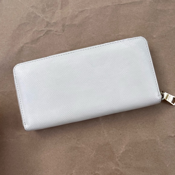 Coach Crossgrain leather accordion zip wallet in chalk/gold - Picture 8 of 11